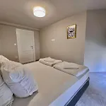 Just House * Várna